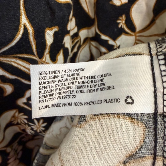 Ava & Viv Black and Cream Floral Maxi Dress - Picture 3 of 8